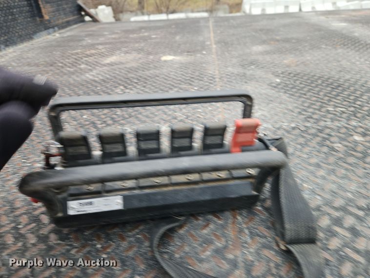 image for item DT7607 2007 International 7600 crane truck