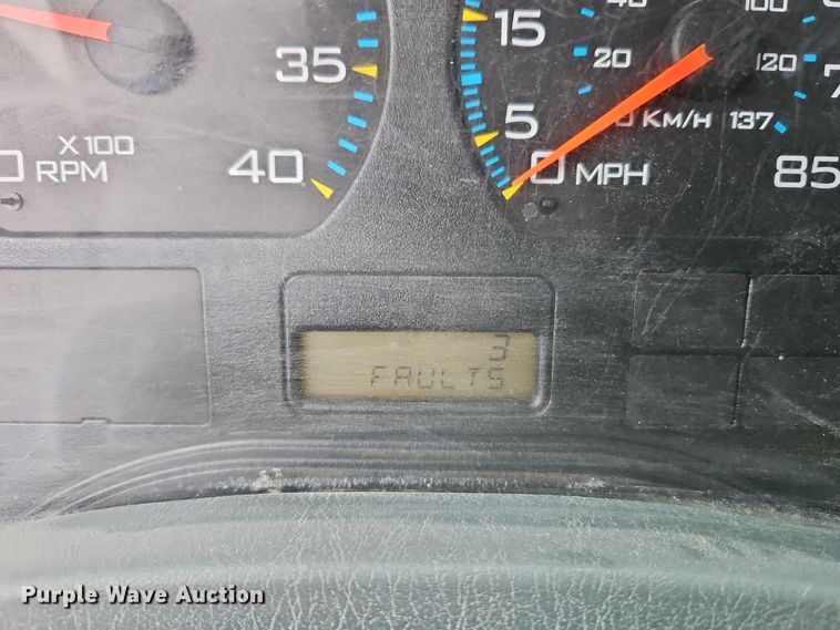 image for item DT7607 2007 International 7600 crane truck