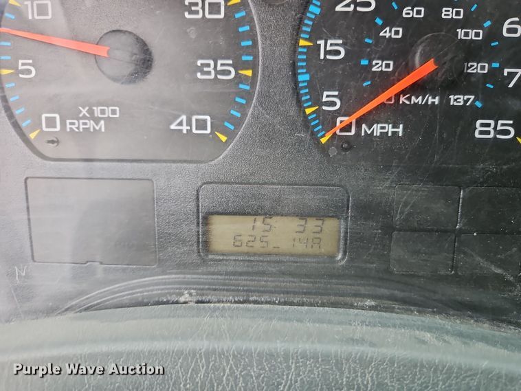 image for item DT7607 2007 International 7600 crane truck