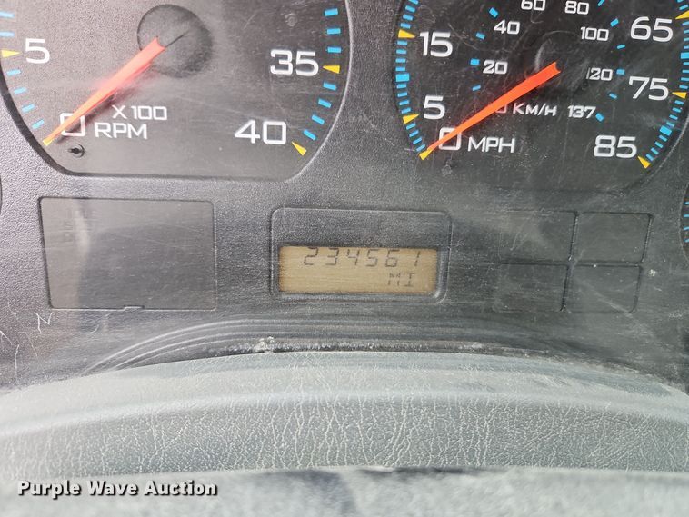 image for item DT7607 2007 International 7600 crane truck