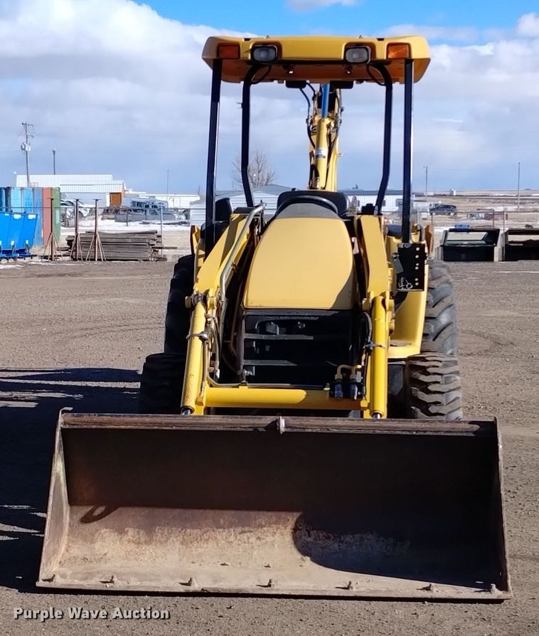 image for item DV6638 2005 John Deere 110 backhoe