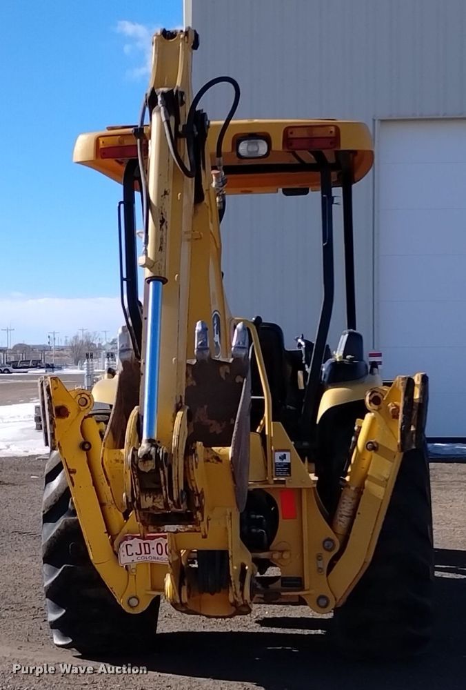 image for item DV6638 2005 John Deere 110 backhoe