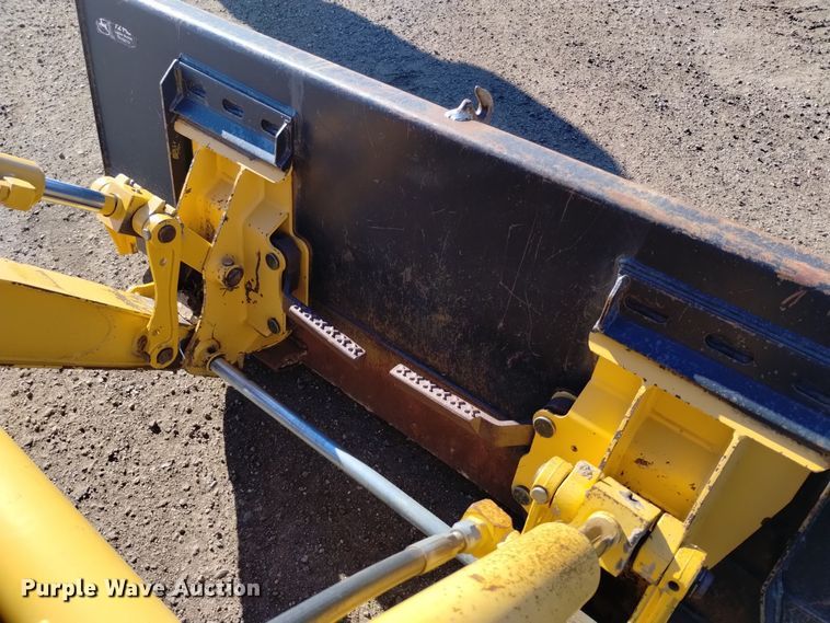 image for item DV6638 2005 John Deere 110 backhoe