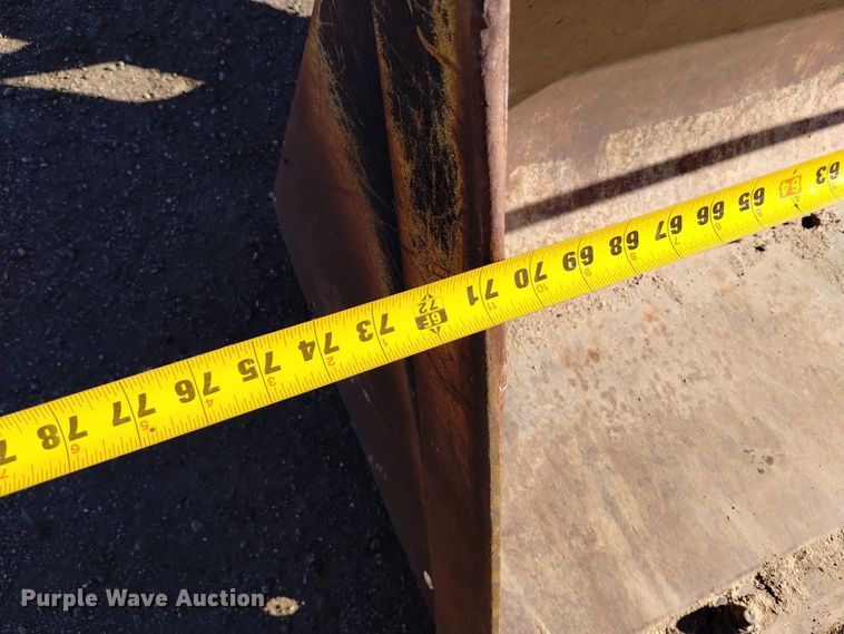 image for item DV6638 2005 John Deere 110 backhoe