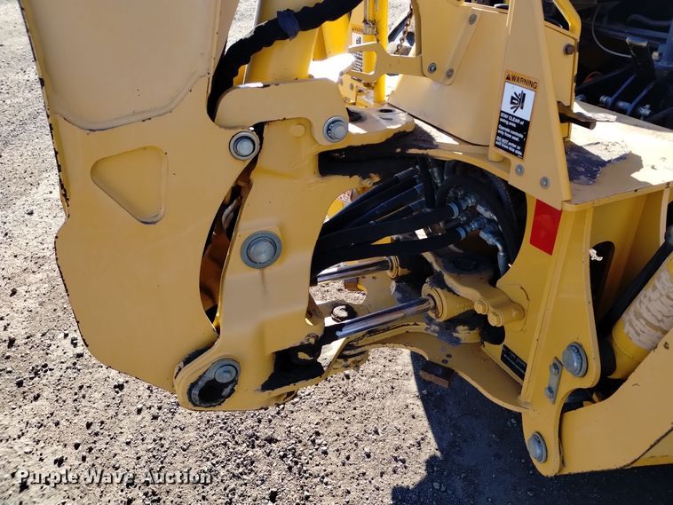 image for item DV6638 2005 John Deere 110 backhoe