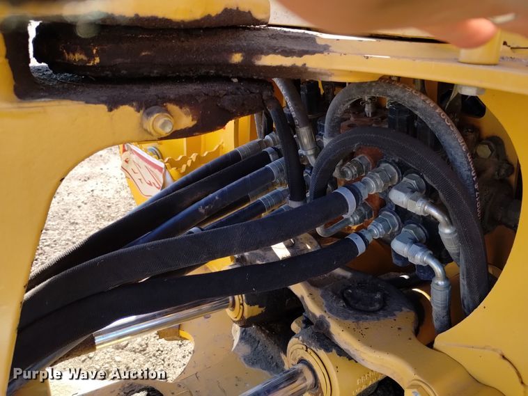 image for item DV6638 2005 John Deere 110 backhoe