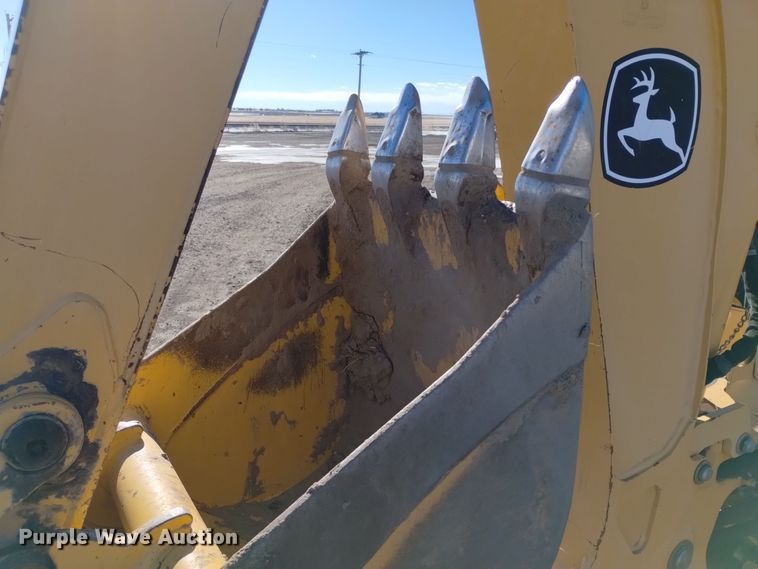 image for item DV6638 2005 John Deere 110 backhoe