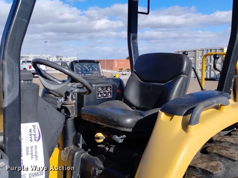 image for item DV6638 2005 John Deere 110 backhoe