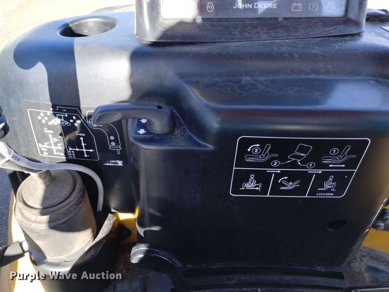 image for item DV6638 2005 John Deere 110 backhoe