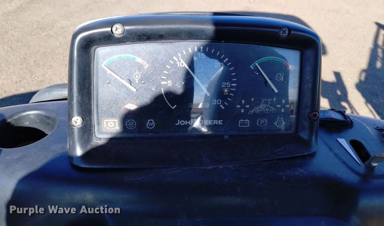 image for item DV6638 2005 John Deere 110 backhoe