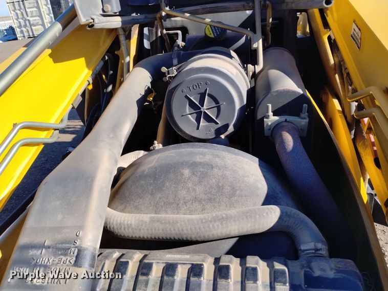 image for item DV6638 2005 John Deere 110 backhoe