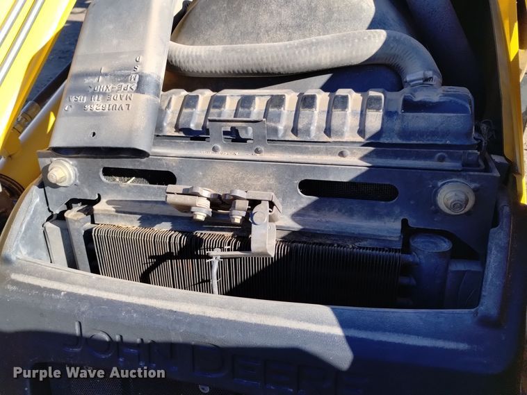 image for item DV6638 2005 John Deere 110 backhoe