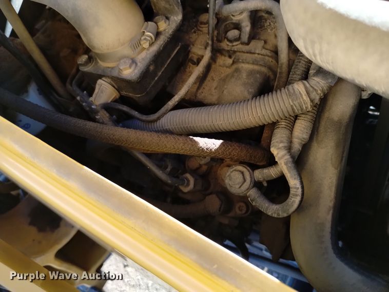 image for item DV6638 2005 John Deere 110 backhoe