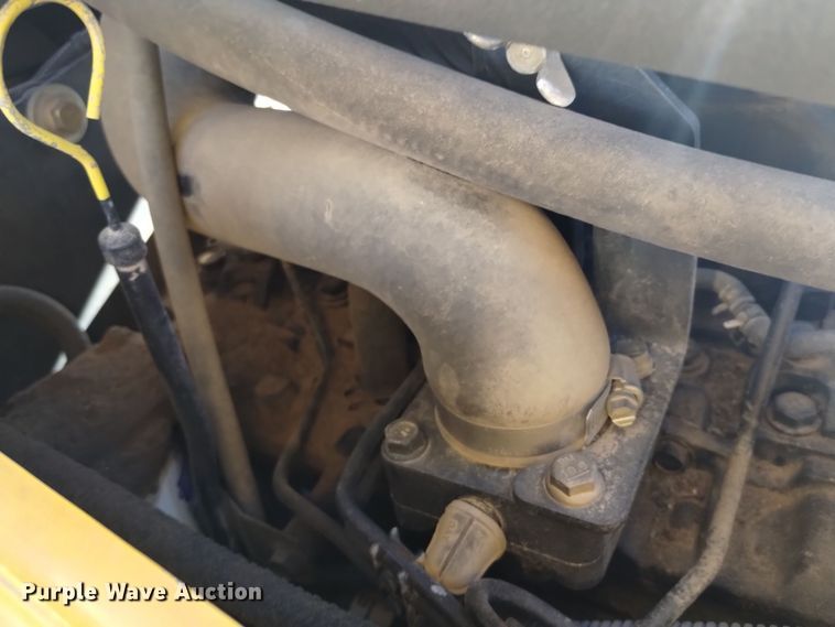 image for item DV6638 2005 John Deere 110 backhoe