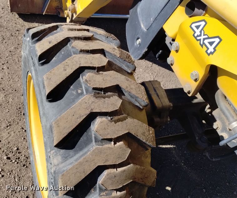 image for item DV6638 2005 John Deere 110 backhoe