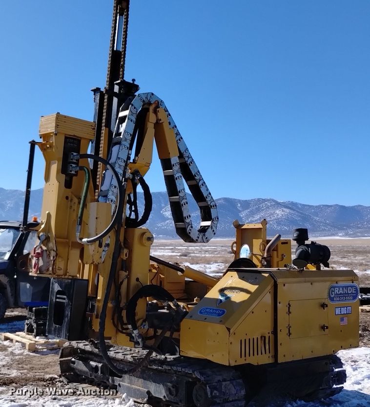 image for item DV6644 2019 Vermeer  PD10 pile driver