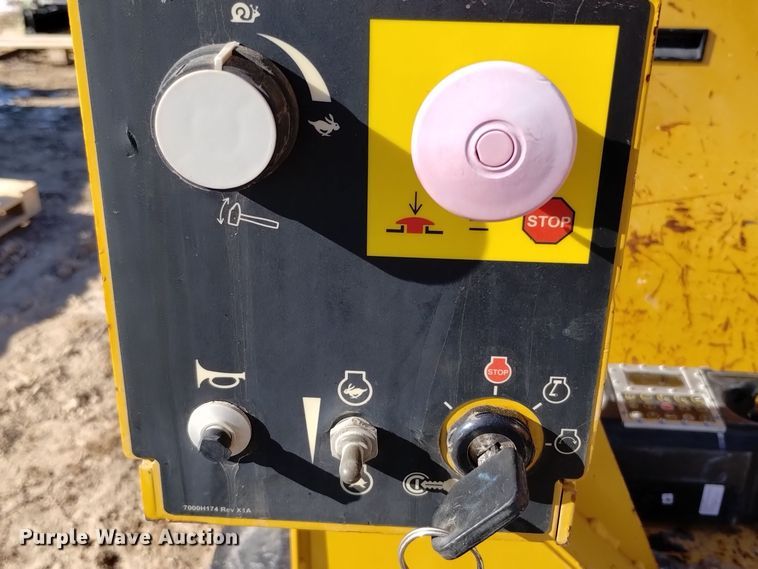 image for item DV6644 2019 Vermeer  PD10 pile driver