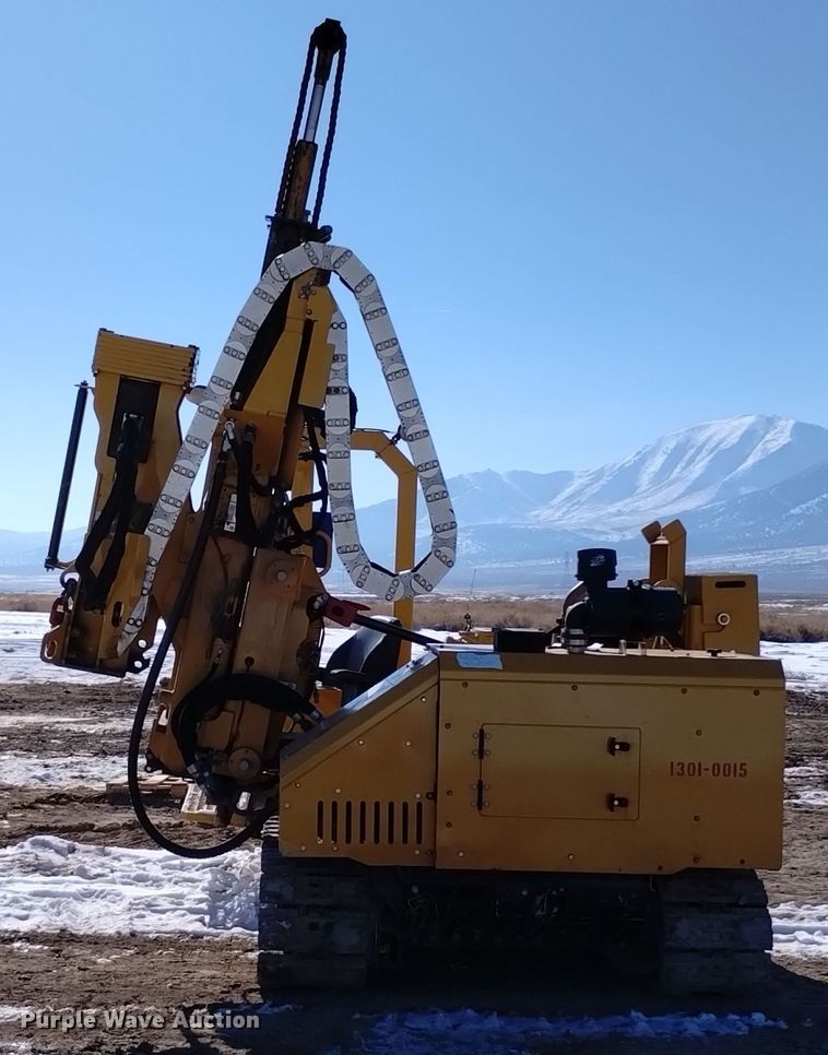 image for item DV6646 2021 Vermeer PD10 pile driver