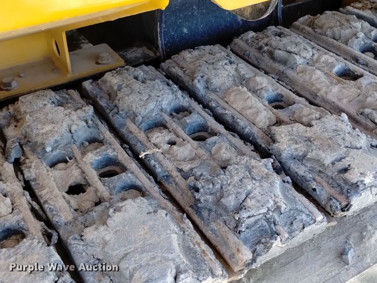 image for item DV6646 2021 Vermeer PD10 pile driver