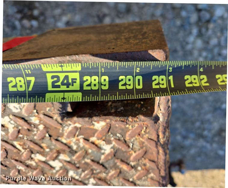 image for item DW3060 1996 International 4900 flatbed truck