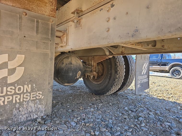 image for item DW3060 1996 International 4900 flatbed truck