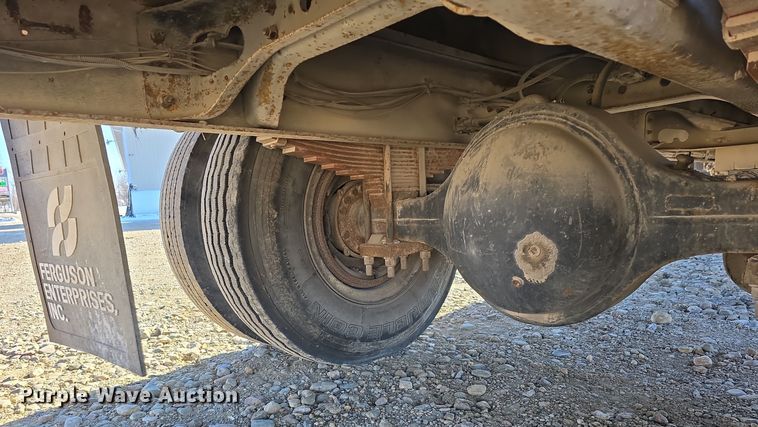 image for item DW3060 1996 International 4900 flatbed truck