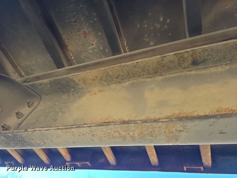 image for item DW3060 1996 International 4900 flatbed truck