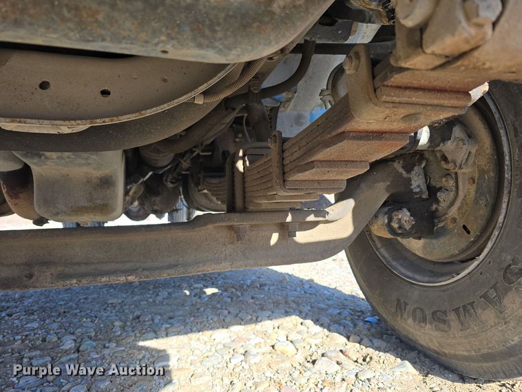 image for item DW3060 1996 International 4900 flatbed truck