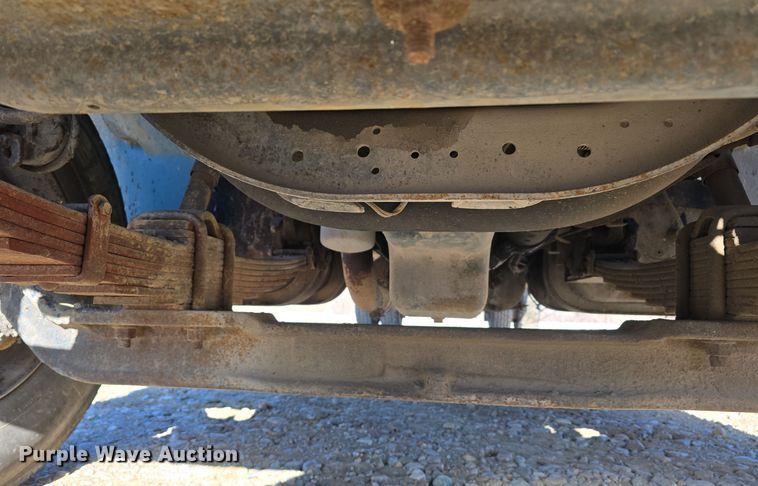 image for item DW3060 1996 International 4900 flatbed truck