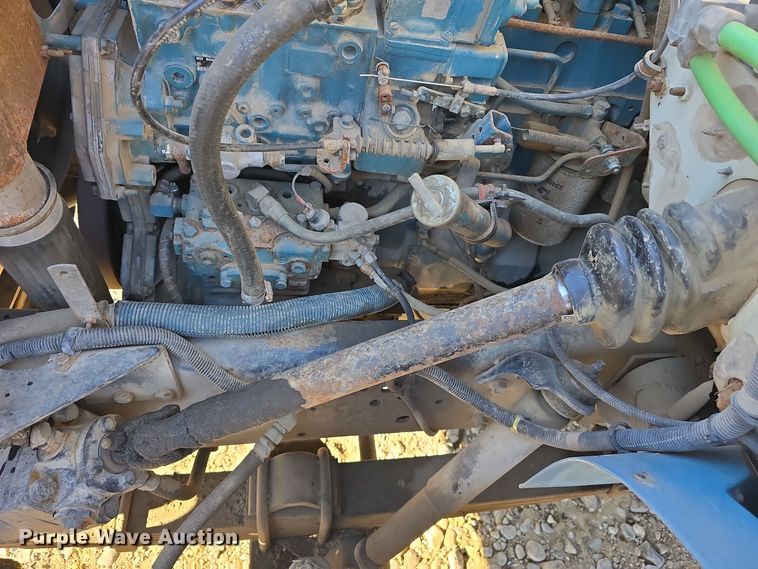 image for item DW3060 1996 International 4900 flatbed truck