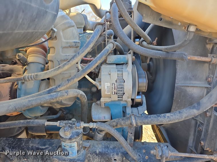 image for item DW3060 1996 International 4900 flatbed truck