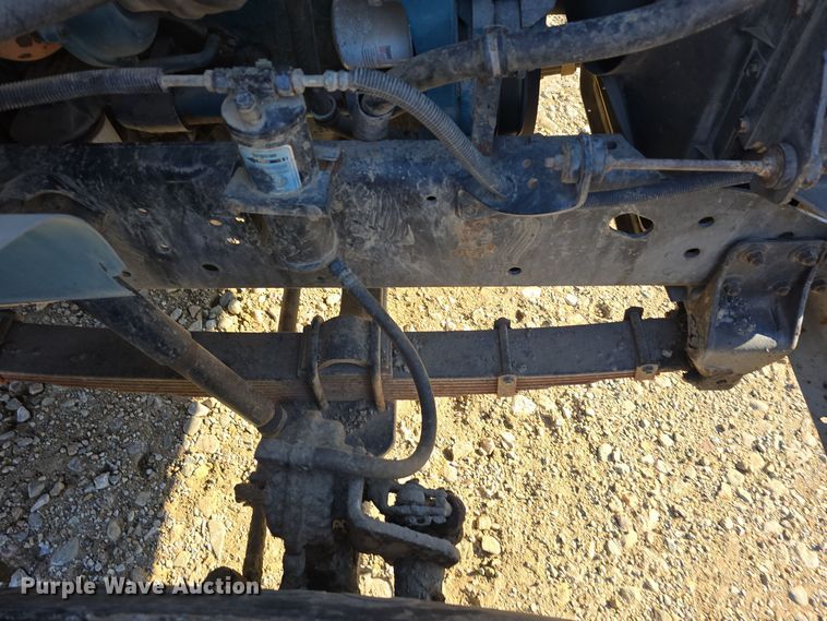 image for item DW3060 1996 International 4900 flatbed truck