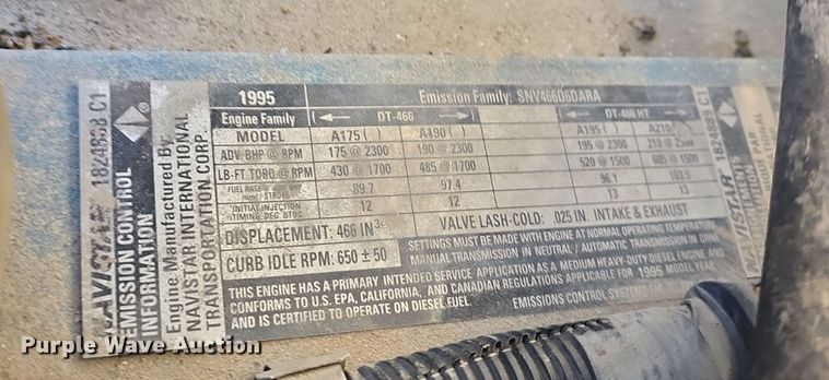 image for item DW3060 1996 International 4900 flatbed truck