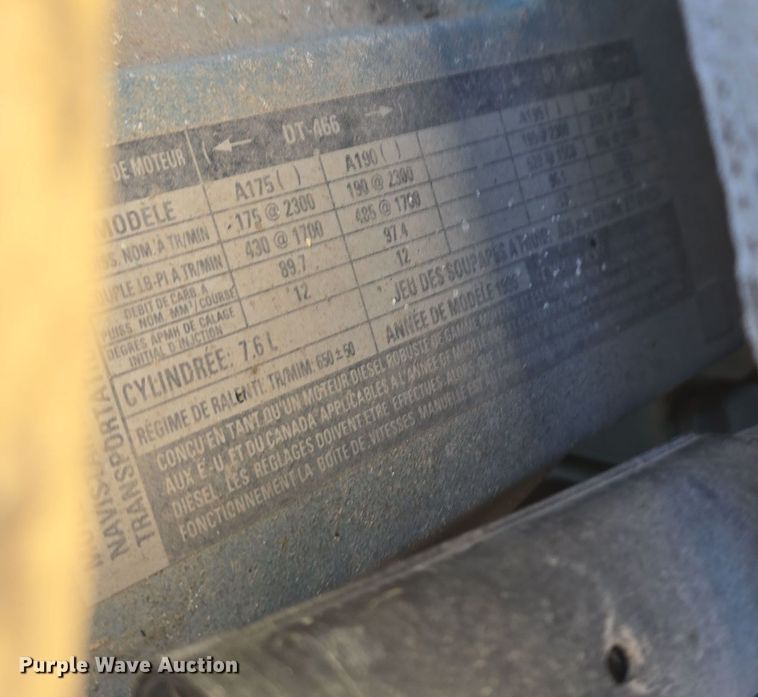 image for item DW3060 1996 International 4900 flatbed truck