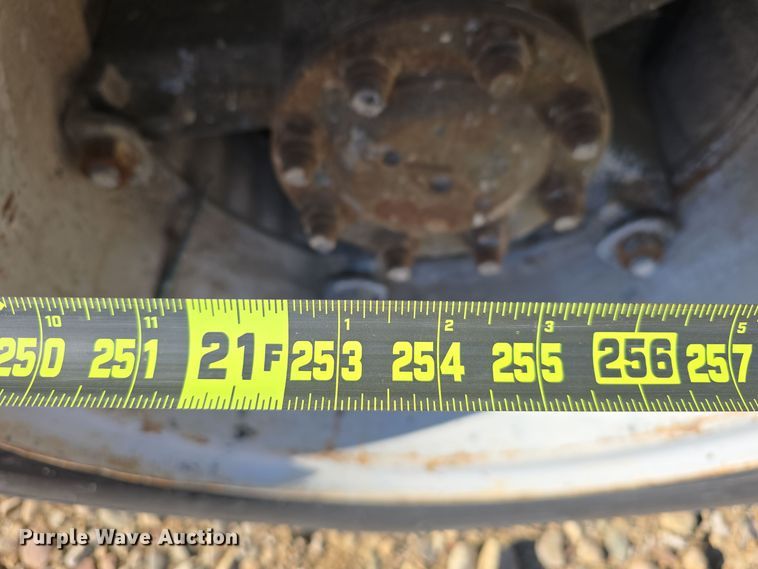 image for item DW3060 1996 International 4900 flatbed truck