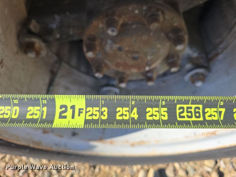 image for item DW3060 1996 International 4900 flatbed truck