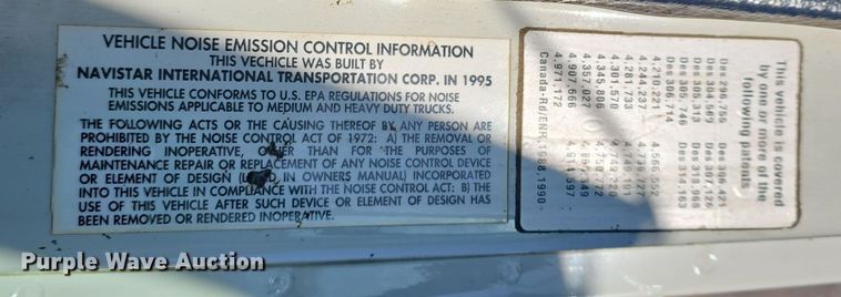 image for item DW3060 1996 International 4900 flatbed truck