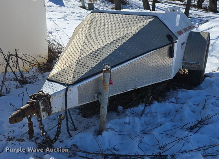 image for item DW3061 2018 Road Runer Manufacturing 4500 fuel trailer