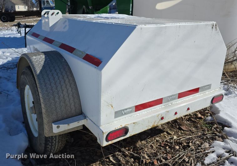 image for item DW3061 2018 Road Runer Manufacturing 4500 fuel trailer