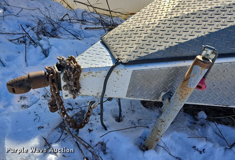 image for item DW3061 2018 Road Runer Manufacturing 4500 fuel trailer