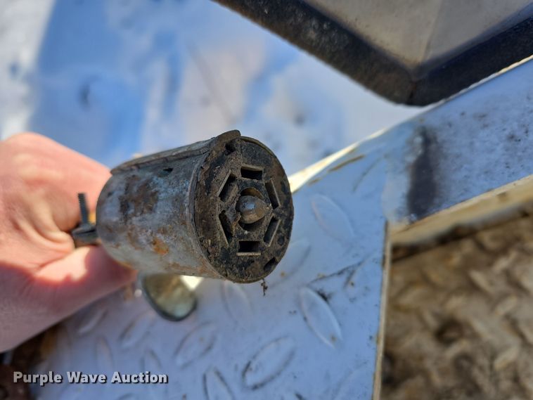 image for item DW3061 2018 Road Runer Manufacturing 4500 fuel trailer