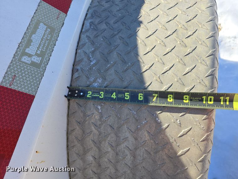 image for item DW3061 2018 Road Runer Manufacturing 4500 fuel trailer