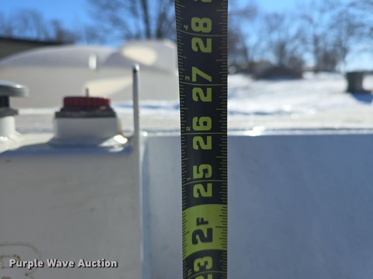 image for item DW3061 2018 Road Runer Manufacturing 4500 fuel trailer