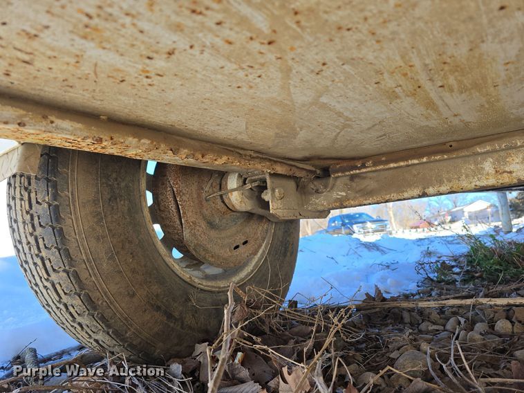 image for item DW3061 2018 Road Runer Manufacturing 4500 fuel trailer