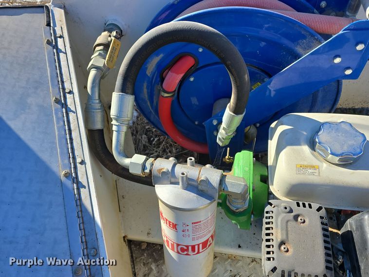 image for item DW3061 2018 Road Runer Manufacturing 4500 fuel trailer