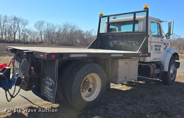 image for item DW3072 1998 International 4700 flatbed truck