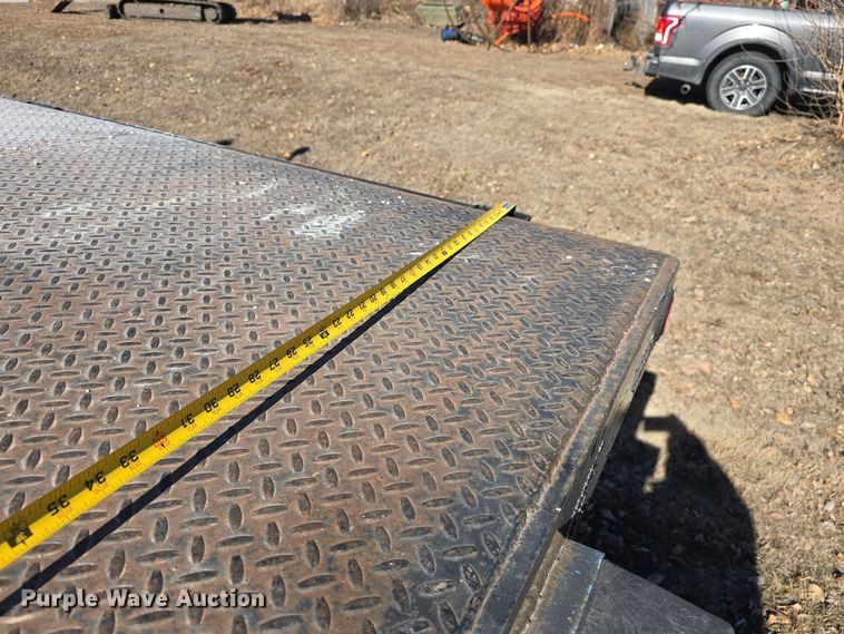 image for item DW3072 1998 International 4700 flatbed truck