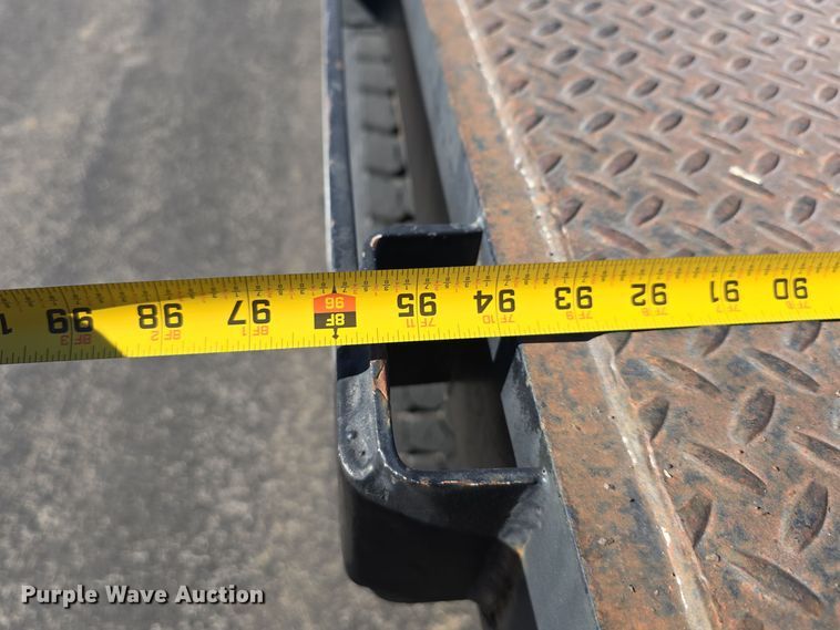 image for item DW3072 1998 International 4700 flatbed truck