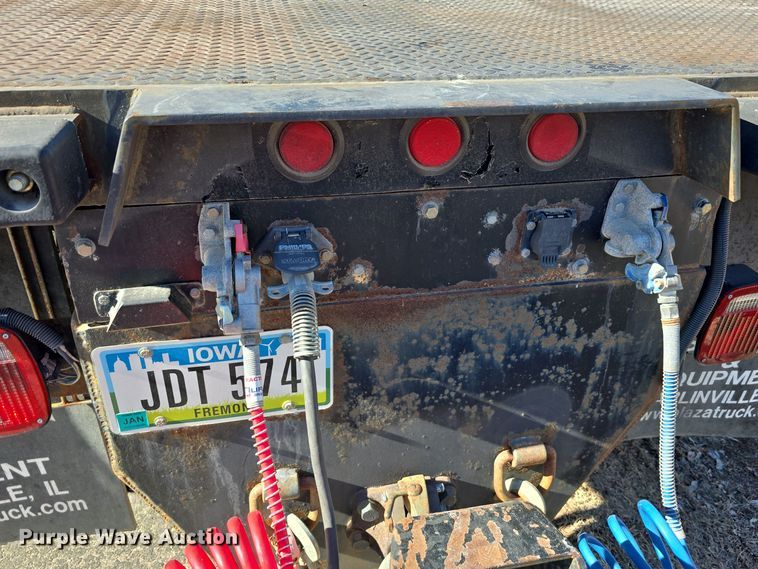 image for item DW3072 1998 International 4700 flatbed truck