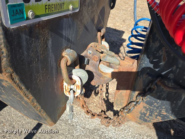 image for item DW3072 1998 International 4700 flatbed truck